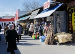 На оптовых базах Шахт цены на продукты пока в норме