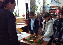 Молодежь предостерегли от вредной еды: в библиотеках и школах города прошли мастер-классы