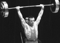 В Шахтах попрощались с величайшим атлетом — Рудольфом Плюкфельдером