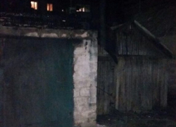 Неизвестные подожгли три гаража на Рождество в Шахтах