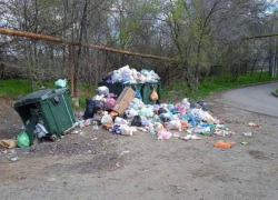 Мусорный и канализационный коллапс беспокоит жителей улицы Земледельческая в Шахтах