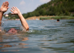 Мужчина с судимостью утонул на пруду ГРЭС в Шахтах