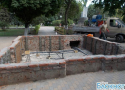 В Шахтах восстанавливают фонтан на площади Ленина