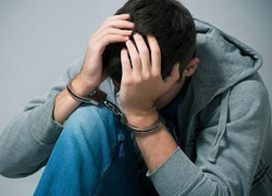 В г. Шахты задержали 25-летнего парня, находившегося в федеральном розыске