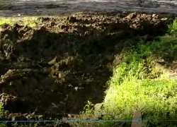 «Нас заливает талыми водами и порывами в водоводе», - бьют тревогу жители дома в поселке Петровка