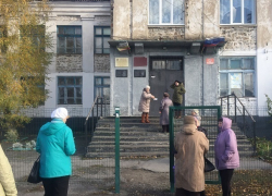 В Шахтах отменено постановление о реорганизации школы №4