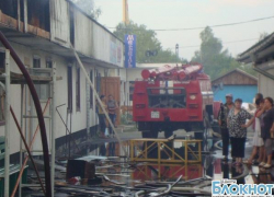 В поселке ХБК сгорел торговый павильон