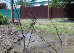 В болото превращается перекресток Ударного и Холодова в Шахтах