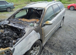 «Ситроен» в переулке Якутском в Шахтах согрел в результате поджога