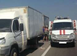Водитель "Isuzu" врезался в "Газель" неподалеку от Шахт