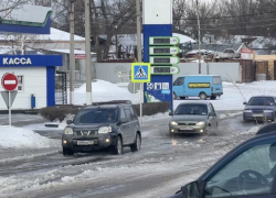 Ручей на дороге образовался в районе ЖД вокзала в Шахтах