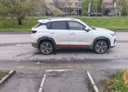 Подросток получил травмы, попав под колеса машины в Шахтах 