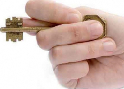 60-летняя шахтинка «нагрела» своего родственника почти на миллион рублей