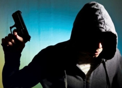 Шахтинский полицейский получил ранение в живот при задержании рецидивиста