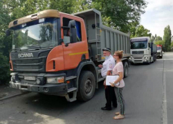 В Шахтах более 30 водителей и владельцев автотранспорта привлечены к административной ответственности за нарушения перевозки грузов