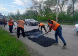 Прокуратура и суд в Шахтах обязали администрацию города отремонтировать дорогу на Парковой