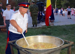 Шахтинцам наварили ухи ко Дню города