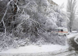 Шахтинские спасатели освободили из «снежного плена» двух мужчин с обморожением
