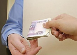 В Новошахтинске судебного пристава подозревают во взятке