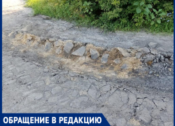 Каменку испортили бороздящие по Ново-Азовке в Шахтах большегрузы