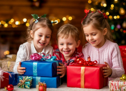 Полицейский Дед Мороз посетил Шахтинский центр помощи детям