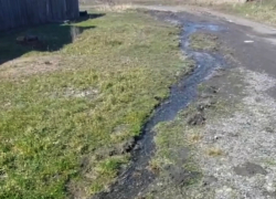 Шахтинцы уже два месяца страдают от проблем с водоснабжением из-за аварии на трубопроводе