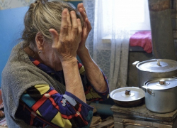 Шахтинскую пенсионерку обманули на 50 000 рублей