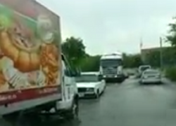 Потоп в шахтинском поселке Фрунзе - проезжая часть превратилась в полноводную реку 