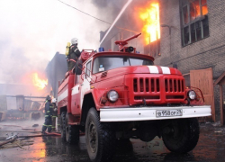 В Шахтах на улице Искры произошел пожар