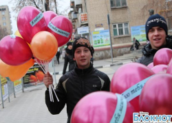 В Шахтах дети поздравили всех женщин с днем матери