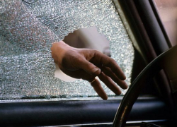 Шахтинец обокрал джип в Ростове