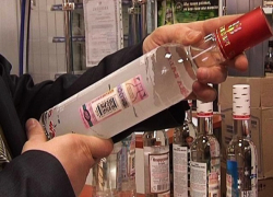 За продажу фальсифицированной водки в Шахтах осуждены две женщины