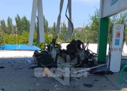 Легковушка взорвалась на заправке в Шахтах