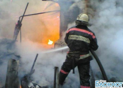 В Шахтах горела летняя кухня в частном домовладении