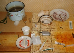 В Шахтах пенсионер на неделю «приютил» поклонников «крокодила»