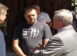 «Мне говорят, я продолжу жить в этой квартире. Я там не смогу...»: Кирилл Лариков попросил губернатора не заселять его в квартиру, где погибла жена