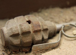 В Шахтах на футбольном стадионе нашли боевую гранату