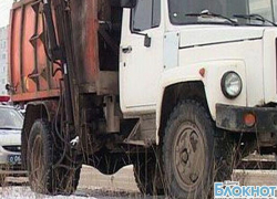 Шахтинца задавил мусоровоз