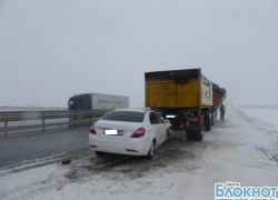 На трассе М-4 «Дон» водитель иномарки врезалась в стоящий на обочине КамАЗ