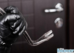 В Шахтах из гаража украли сиденья от автомобиля и комплект зимней резины