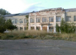 Шахтинцы просят городские власти обратить внимание на заброшенную школу №24 