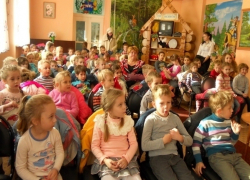 Шахтинским малышам показали кукольный спектакль  