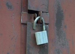 В Шахтах вскрыли и «обчистили» гараж