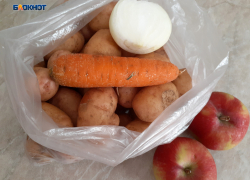 Картофель, морковь, лук и яблоки немного подешевели в Шахтах 