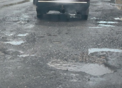 Въезд в Шахты со стороны Мелиховской в плохом состоянии уже три месяца