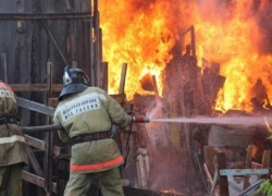 В Новошахтинске горел частный дом