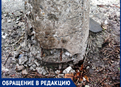 Аварийный столб так и не убрали, даже после череды обращений власти кормят обещаниями, рассказал Александр Титов