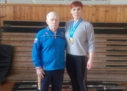 Анжелика Ситникова из Шахт стала Чемпионкой России по тяжелой атлетике