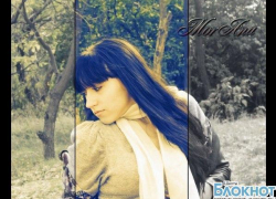 В Белой Калитве проходит персональная выставка выпускницы шахтинского центра «Добродея» 