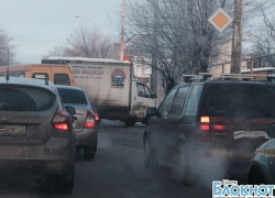 В городе Шахты произошли два ДТП подряд